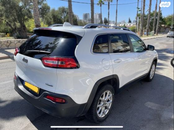 ג'יפ / Jeep צ'ירוקי Longitude Premium אוט' 2.4 (177 כ''ס) בנזין 2017 למכירה בחיפה