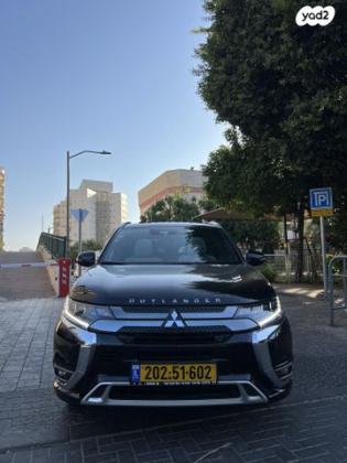 מיצובישי אאוטלנדר PHEV 4X4 Luxury הייבריד אוט' 5 מק' 2.4 (135 כ''ס) היברידי חשמל / בנזין 2020 למכירה בראשון לציון