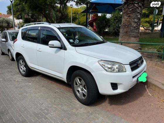 טויוטה RAV4 ארוך 4X4 GLI אוט' 2.0 (158 כ''ס) בנזין 2009 למכירה בראש העין