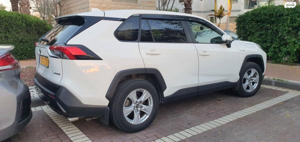 טויוטה RAV4 הייבריד E-xperience הייבריד 5 דל' אוט' 2.5 (178 כ''ס) בנזין 2019 למכירה בקרית ים