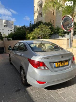 יונדאי i25 Premium אוט' 1.6 (124 כ"ס) בנזין 2013 למכירה בתל אביב יפו