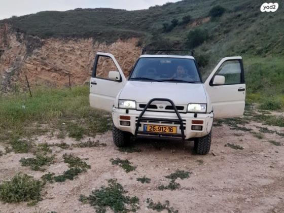 ניסאן טראנו ארוך 4X4 SX ידני דיזל 2.7 (100 כ''ס) דיזל 1996 למכירה בפתח תקווה