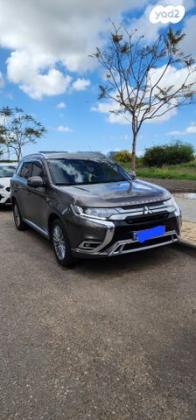 מיצובישי אאוטלנדר PHEV 4X4 Luxury הייבריד אוט' 5 מק' 2.4 (135 כ''ס) היברידי חשמל / בנזין 2019 למכירה בראש העין