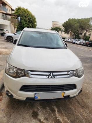 מיצובישי אאוטלנדר Instyle אוט' 7 מק' 2.0 (150 כ"ס) בנזין 2015 למכירה בחיפה