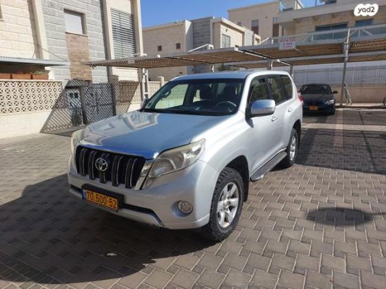 טויוטה לנד קרוזר ארוך 4X4 Select AC אוט' דיזל 7 מק' 3.0 (190 כ''ס) דיזל 2014 למכירה באילת