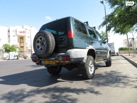 ניסאן טראנו ארוך 4X4 SR ידני דיזל 2.7 (125 כ''ס) דיזל 2000 למכירה במודיעין מכבים רעות