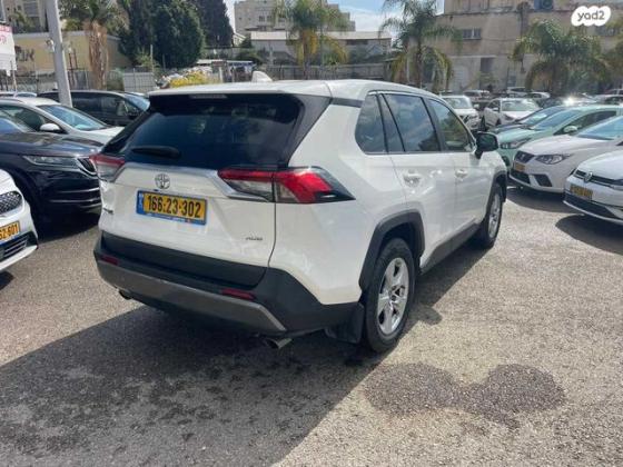 טויוטה RAV4 ארוך 4X4 Explore אוט' 2.0 (175 כ''ס) בנזין 2020 למכירה בראשון לציון