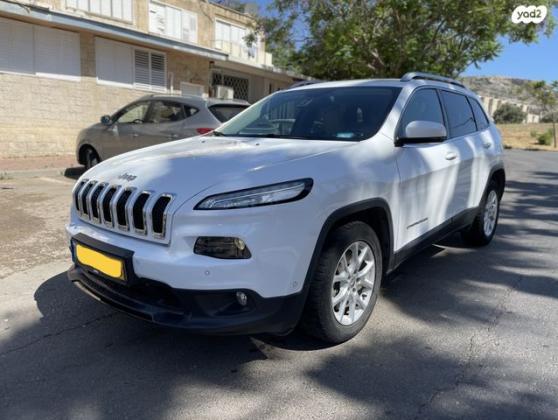 ג'יפ / Jeep צ'ירוקי Longitude Premium אוט' 2.4 (177 כ''ס) בנזין 2017 למכירה בחיפה