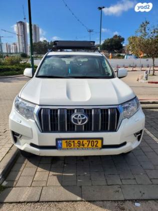 טויוטה לנד קרוזר קצר 4X4 Luxury אוט' דיזל 2.8 (177 כ"ס) דיזל 2020 למכירה בנתניה