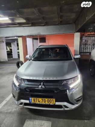 מיצובישי אאוטלנדר PHEV 4X4 Luxury הייבריד אוט' 5 מק' 2.4 (135 כ''ס) היברידי חשמל / בנזין 2020 למכירה בתל אביב יפו