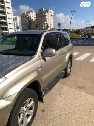 טויוטה לנד קרוזר ארוך 4X4 STD אוט' דיזל 8 מק' 3.0 (166 כ''ס) דיזל 2005 למכירה בחדרה