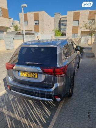 מיצובישי אאוטלנדר Premium אוט' 7 מק' 2.0 (150 כ''ס) בנזין 2017 למכירה בבאר שבע