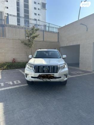 טויוטה לנד קרוזר קצר 4X4 Luxury SWB אוט' 3 דלתות דיזל 2.8 (204 כ''ס) דיזל 2022 למכירה בחיפה