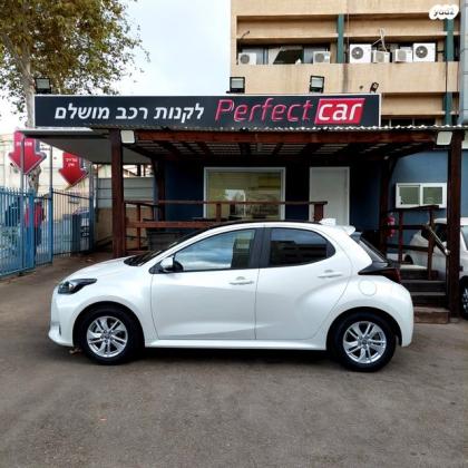 טויוטה יאריס Style אוט' 1.5 (125 כ"ס) בנזין 2022 למכירה בפתח תקווה