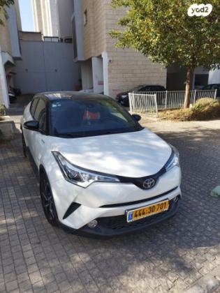 טויוטה C-HR Chic הייבריד אוט' 1.8 (98 כ"ס) בנזין 2018 למכירה בטירת כרמל