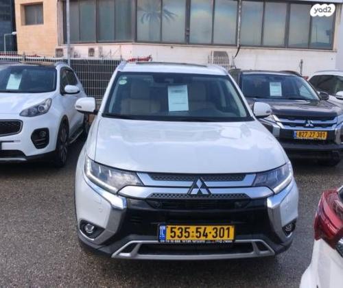 מיצובישי אאוטלנדר Premium אוט' 7 מק' 2.0 (150 כ''ס) בנזין 2019 למכירה ב