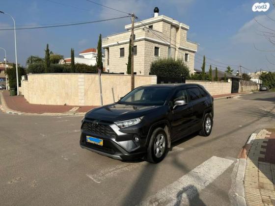 טויוטה RAV4 ארוך 4X4 Experience אוט' 2.0 (175 כ''ס) בנזין 2019 למכירה בטירה