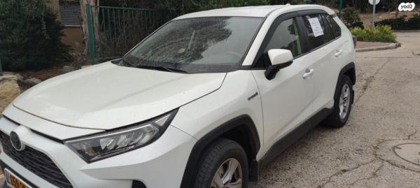 טויוטה RAV4 הייבריד E-xperience הייבריד 5 דל' אוט' 2.5 (178 כ''ס) בנזין 2021 למכירה בטירת כרמל