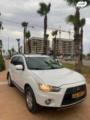 מיצובישי אאוטלנדר 4X4 Comfort אוט' 7 מק' 2.4 (170 כ"ס) [2010-2012] בנזין 2012 למכירה בבת ים