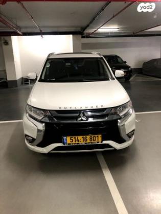 מיצובישי אאוטלנדר PHEV 4X4 Luxury הייבריד אוט' 5 מק' 2.0 (121 כ"ס) היברידי חשמל / בנזין 2018 למכירה בתל אביב יפו