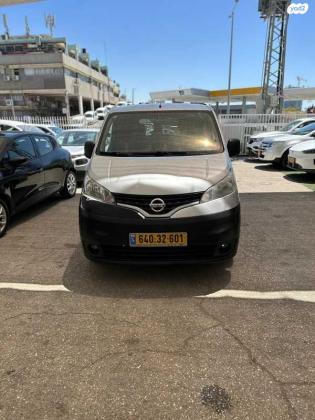 ניסאן NV200 Combi ידני דיזל 5 מק' 1.5 (90 כ''ס) דיזל 2019 למכירה בראשון לציון