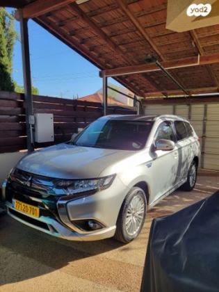 מיצובישי אאוטלנדר PHEV 4X4 Supreme הייבריד אוט' 5 מק' 2.4 (135 כ''ס) היברידי חשמל / בנזין 2019 למכירה ביבנה