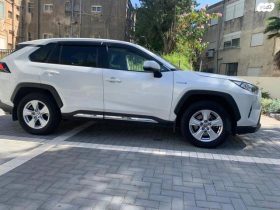 טויוטה RAV4 הייבריד E-xperience הייבריד 5 דל' אוט' 2.5 (178 כ''ס) בנזין 2021 למכירה בחיפה