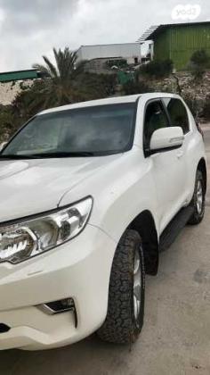 טויוטה לנד קרוזר קצר 4X4 Luxury אוט' דיזל 2.8 (177 כ"ס) דיזל 2019 למכירה בבסמ"ה