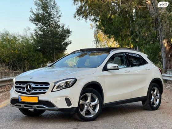 מרצדס GLA 4X4 GLA220 4MATIC Urban אוט' 2.0 (184 כ"ס) בנזין 2017 למכירה בקרית אתא