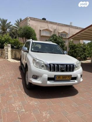 טויוטה לנד קרוזר ארוך 4X4 Luxury אוט' דיזל 7 מק' 3.0 (173 כ''ס) דיזל 2010 למכירה בטירה