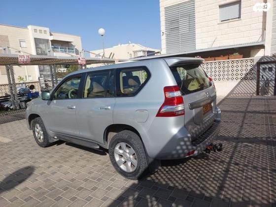 טויוטה לנד קרוזר ארוך 4X4 Select AC אוט' דיזל 7 מק' 3.0 (190 כ''ס) דיזל 2014 למכירה באילת