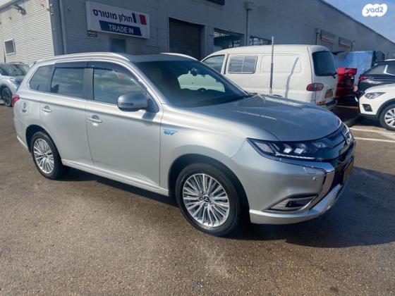 מיצובישי אאוטלנדר PHEV 4X4 Luxury הייבריד אוט' 5 מק' 2.4 (135 כ''ס) היברידי חשמל / בנזין 2020 למכירה בחולון