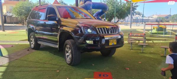 טויוטה לנד קרוזר ארוך 4X4 Luxury אוט' דיזל 8 מק' 3.0 (166 כ''ס) דיזל 2005 למכירה באשקלון