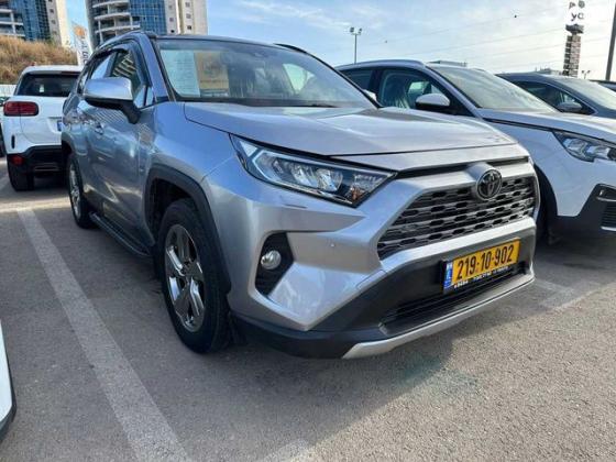 טויוטה RAV4 ארוך Extreme אוט' 2.0 (175 כ''ס) בנזין 2020 למכירה בפתח תקווה