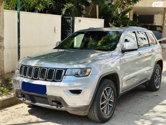 ג'יפ / Jeep גרנד צ'ירוקי 4X4 Laredo אוט' 5 מק' 3.6 (286 כ''ס) בנזין 2020 למכירה ברמת השרון