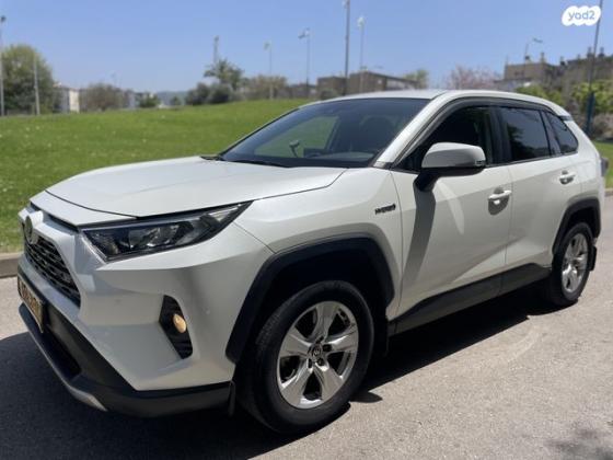 טויוטה RAV4 הייבריד E-xperience הייבריד 5 דל' אוט' 2.5 (178 כ''ס) בנזין 2021 למכירה בטירת כרמל