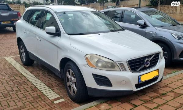 וולוו XC60 Kinetic סטיישן אוט' 2.0 (203 כ"ס) בנזין 2011 למכירה בנס ציונה