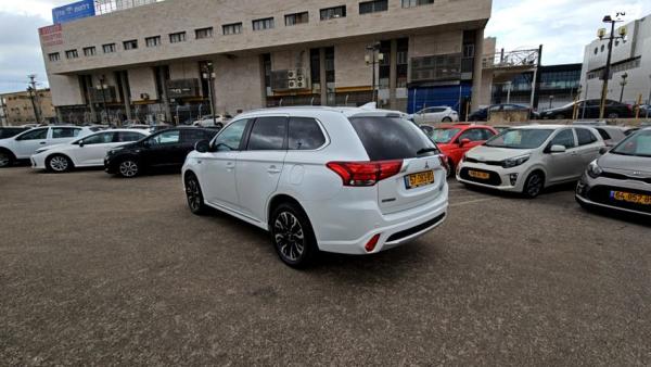 מיצובישי אאוטלנדר PHEV 4X4 Luxury הייבריד אוט' 5 מק' 2.0 (121 כ"ס) בנזין 2017 למכירה ב