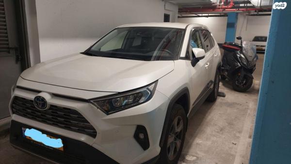 טויוטה RAV4 הייבריד E-xperience הייבריד 5 דל' אוט' 2.5 (178 כ''ס) בנזין 2022 למכירה בהרצליה