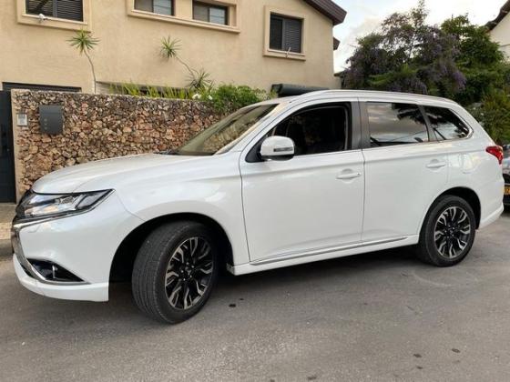 מיצובישי אאוטלנדר PHEV 4X4 Supreme הייבריד אוט' 5 מק' 2.0 (121 כ"ס) היברידי חשמל / בנזין 2018 למכירה בכפר סבא