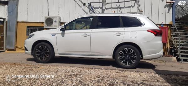 מיצובישי אאוטלנדר PHEV 4X4 Luxury הייבריד אוט' 5 מק' 2.0 (121 כ"ס) היברידי חשמל / בנזין 2017 למכירה בשוהם