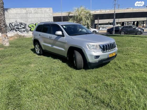 ג'יפ / Jeep גרנד צ'ירוקי 4X4 Laredo אוט' דיזל 3.0 (241 כ''ס) דיזל 2011 למכירה בתל אביב יפו