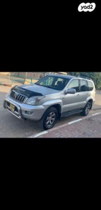 טויוטה לנד קרוזר ארוך 4X4 STD אוט' דיזל 8 מק' 3.0 (173 כ''ס) דיזל 2009 למכירה בעפולה