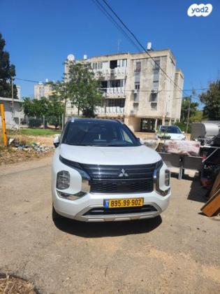 מיצובישי אאוטלנדר Luxury TTH אוט' 7 מק' 2.5 (181 כ"ס) בנזין 2022 למכירה באור עקיבא