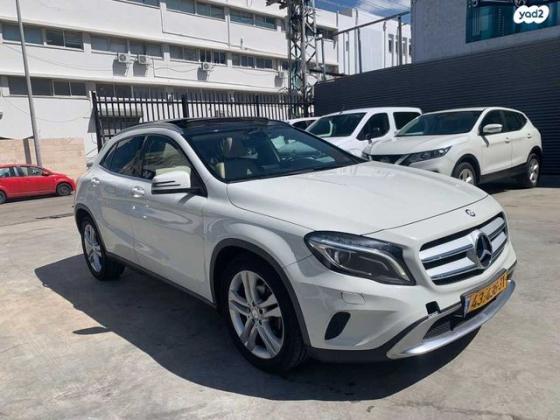 מרצדס GLA GLA200 Urban אוט' 1.6 (156 כ''ס) [2014-2017] בנזין 2014 למכירה בראשון לציון