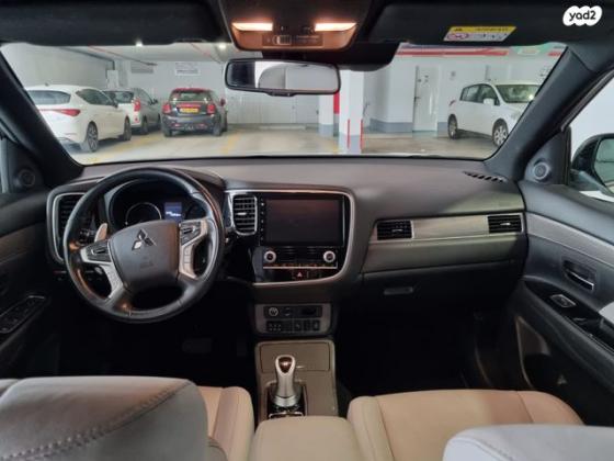 מיצובישי אאוטלנדר PHEV 4X4 Luxury הייבריד אוט' 5 מק' 2.4 (135 כ''ס) היברידי חשמל / בנזין 2020 למכירה ברעננה