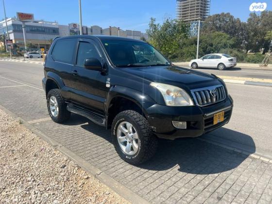 טויוטה לנד קרוזר קצר 4X4 Premium אוט' דיזל 3.0 (173 כ''ס) דיזל 2006 למכירה בחדרה