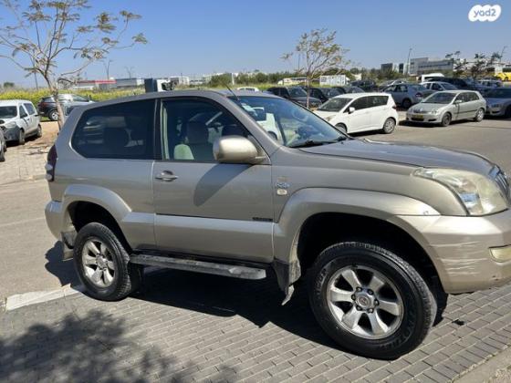 טויוטה לנד קרוזר קצר 4X4 Luxury אוט' דיזל 3.0 (166 כ''ס) דיזל 2003 למכירה בראש העין