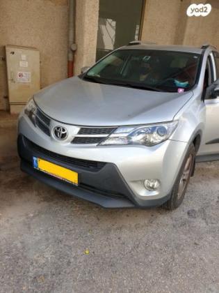 טויוטה RAV4 ארוך 4X4 GLI אוט' 2.0 (151 כ''ס) בנזין 2015 למכירה בחולון