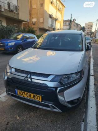 מיצובישי אאוטלנדר Instyle אוט' 7 מק' 2.0 (150 כ"ס) בנזין 2019 למכירה בראשון לציון